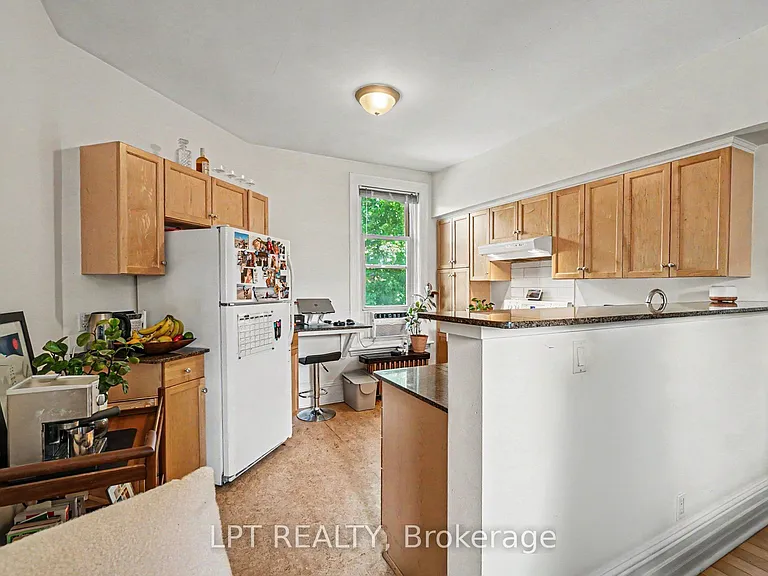 475 Maclaren St #3 — Photo 3