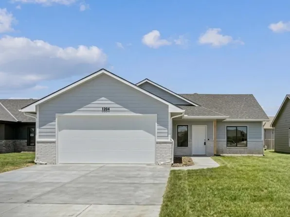 8974 E Forbes Ct, Wichita, KS 67220