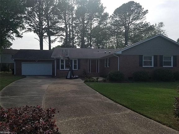 2nd image of 701 Berkley Ct