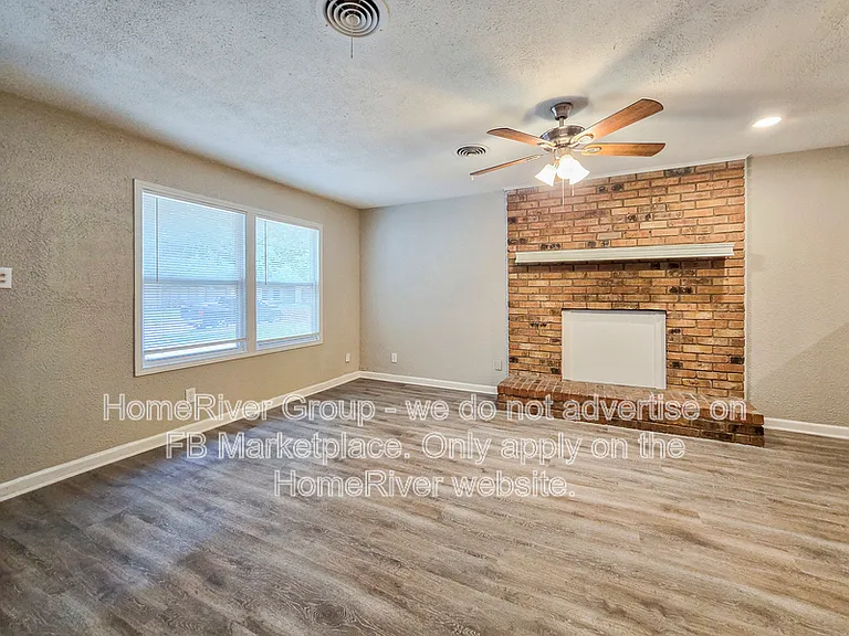 601 Brookfield Dr — Photo 2