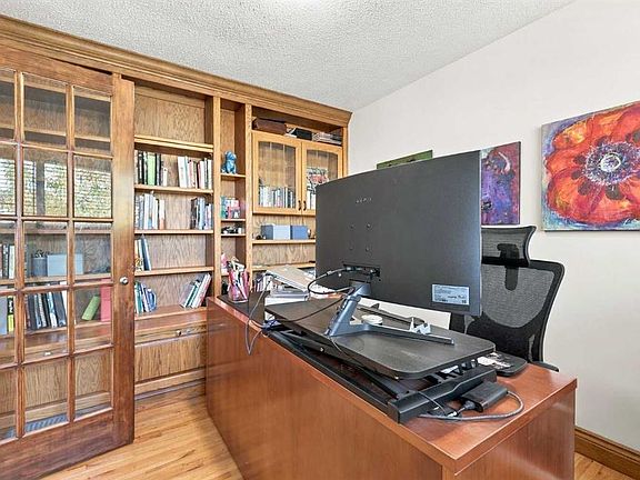 3rd image of 4011 N 25th Ave SW