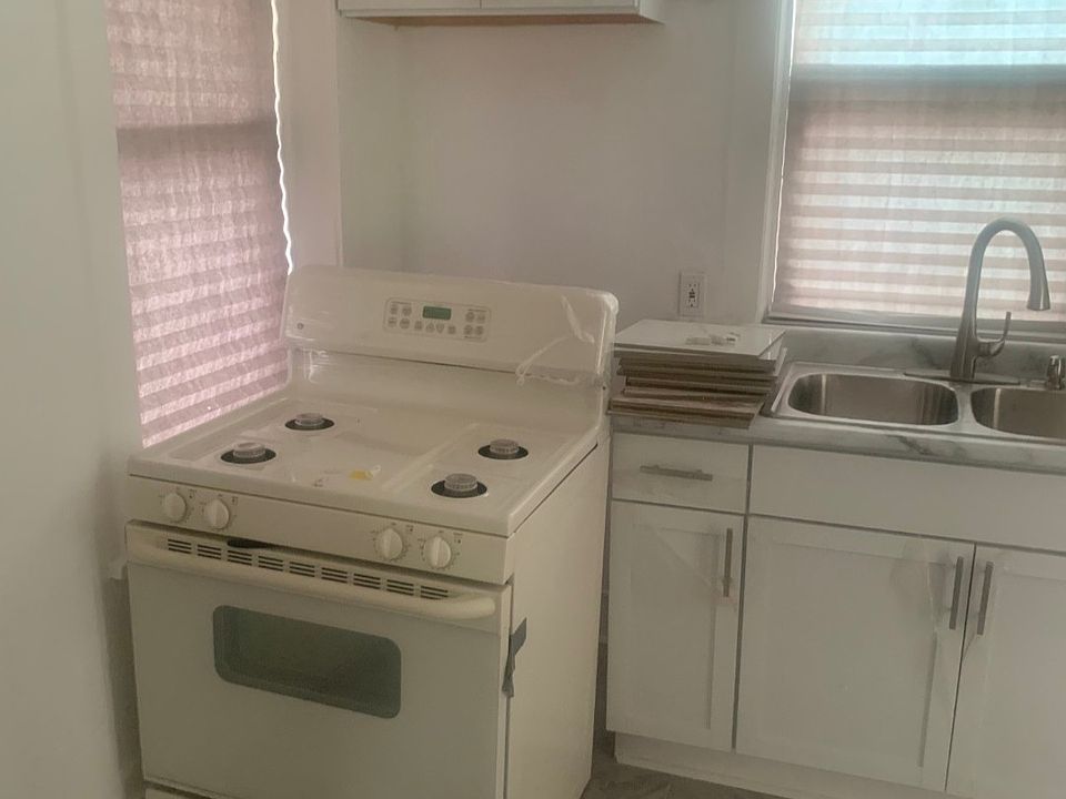 1st image of 7701 S Union Ave #3W