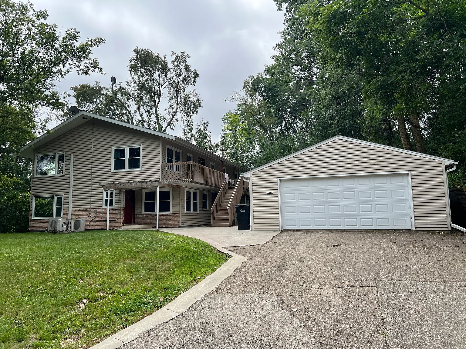 3 bed, 1600 sqft, $1,845 — Photo 2