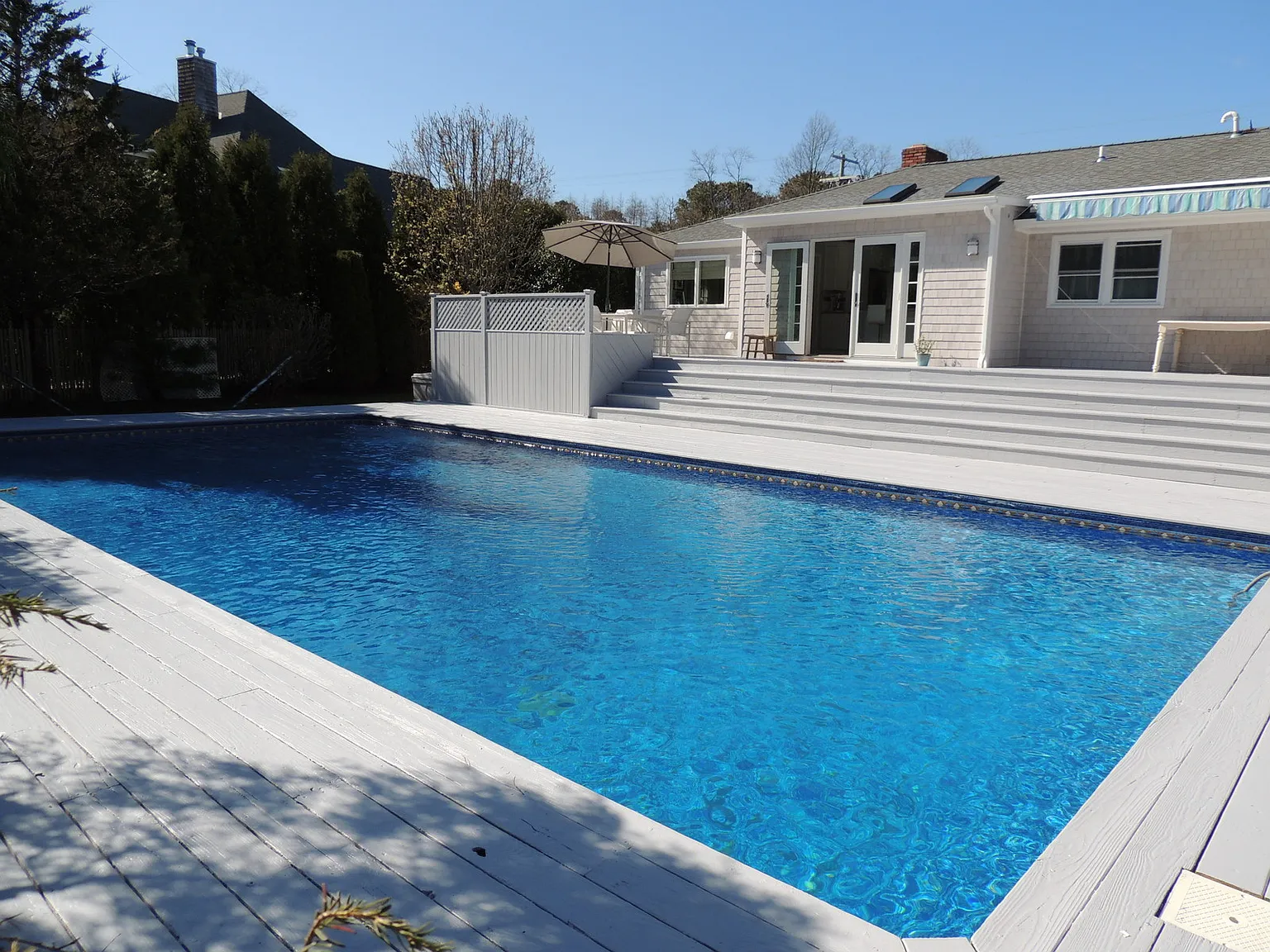 Exquisite Four-bedroom, Three-bath House — Photo 3