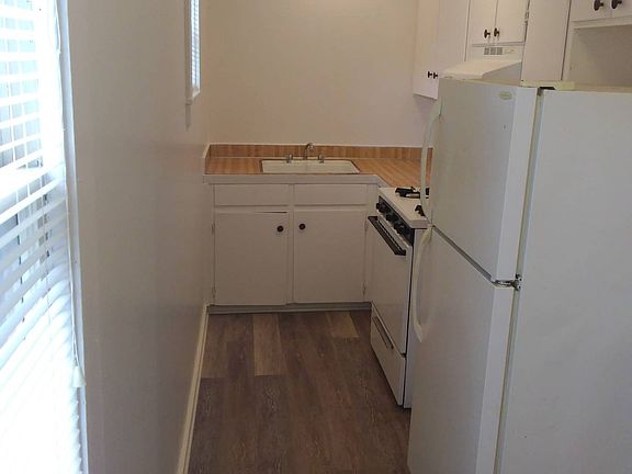 4th image of 221 W Magnolia Ave #4