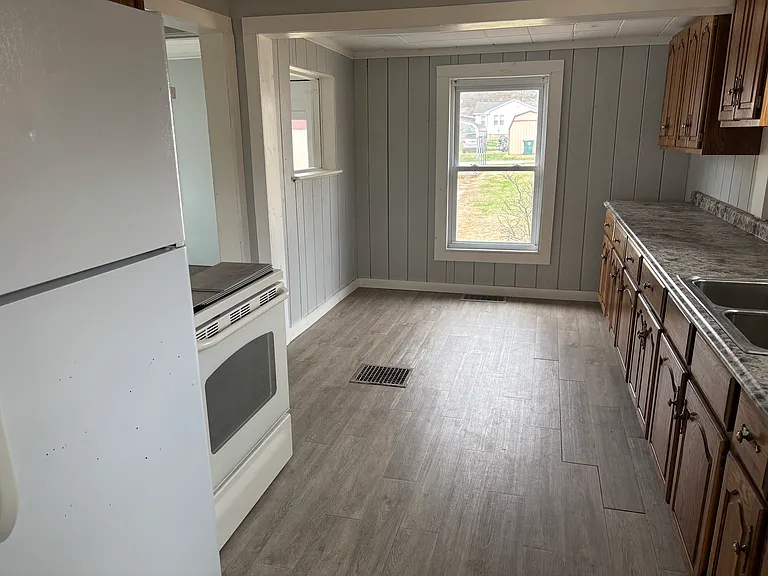 2607 Elm St — Photo 5