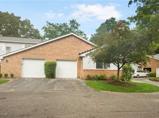 1226 Ramblewood Trl, South Euclid, OH 44121