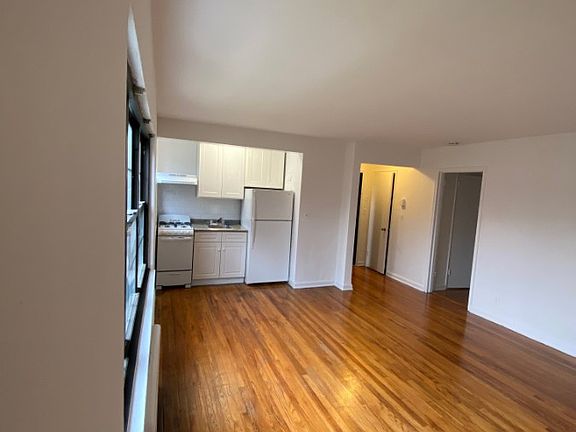 3rd image of 361 Park View Ave APT 1H