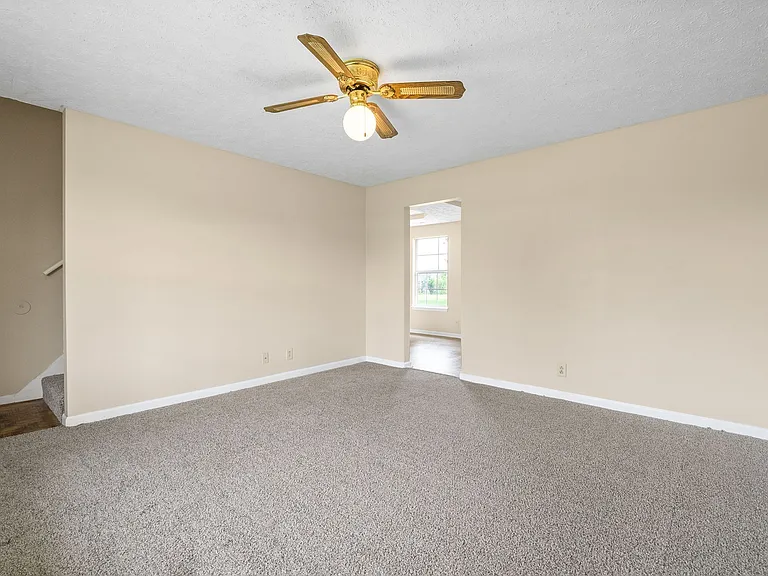 2080 Carneal Ln — Photo 7