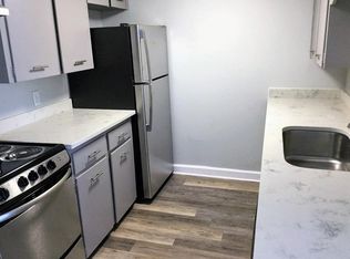 905 12th St APT 5, Galveston, TX 77550