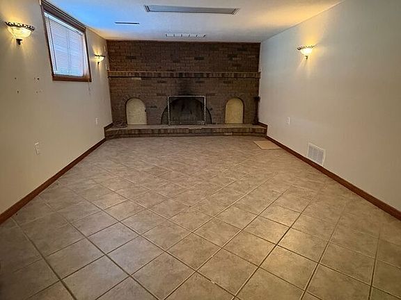 3rd image of 10730 Eastcourt Dr