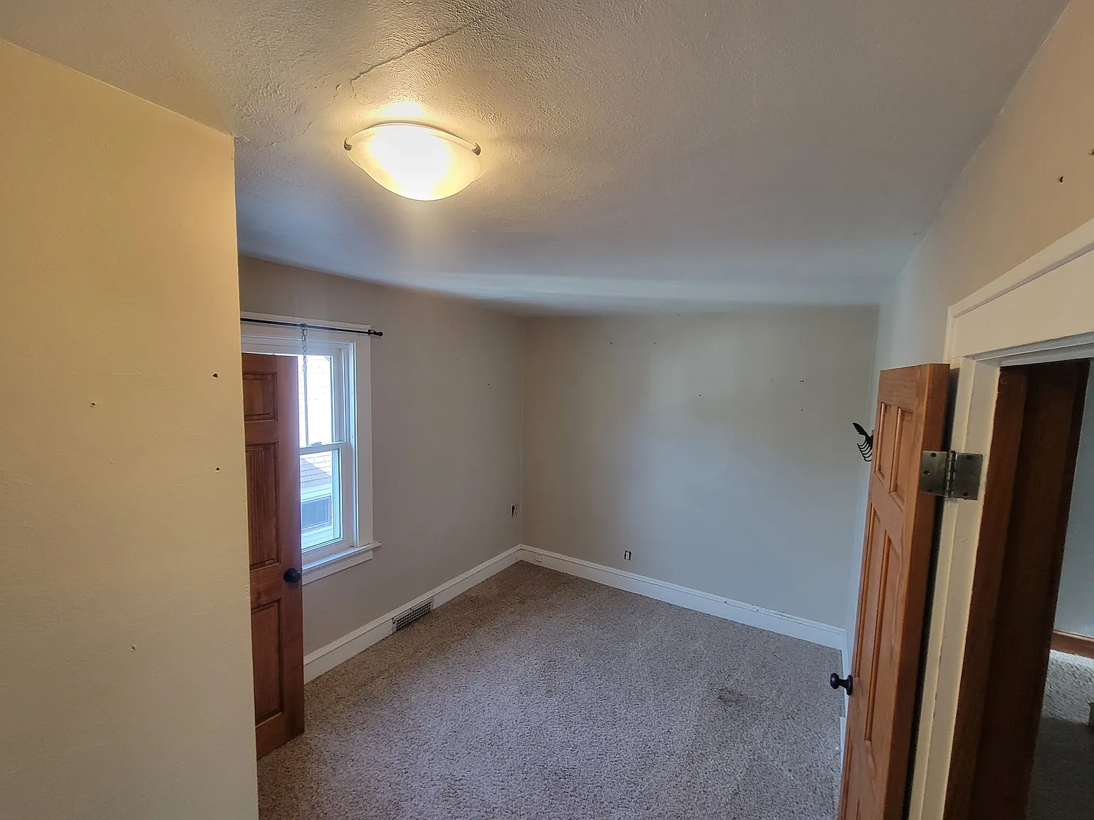 921 Bell Avenue - 1 — Photo 3