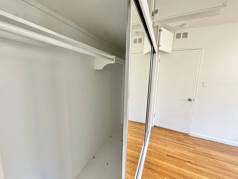 3345 Mentone Ave — Photo 21