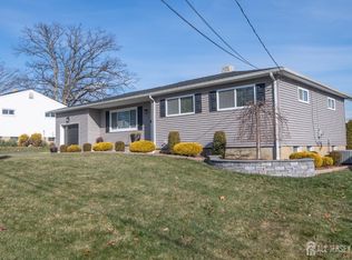 16 Woodland Rd, Jamesburg, NJ 08831