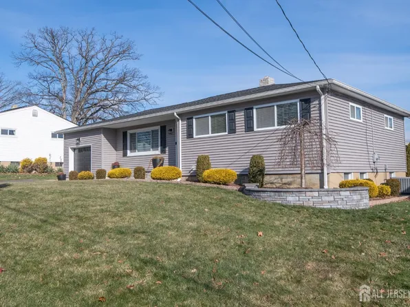 16 Woodland Rd, Jamesburg, NJ 08831