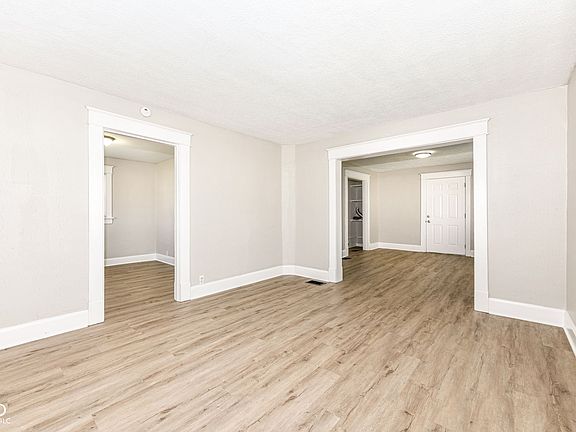 5th image of 1151 Nelson Ave