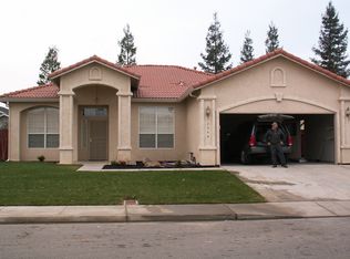 2944 W Autumn Dr, Merced, CA