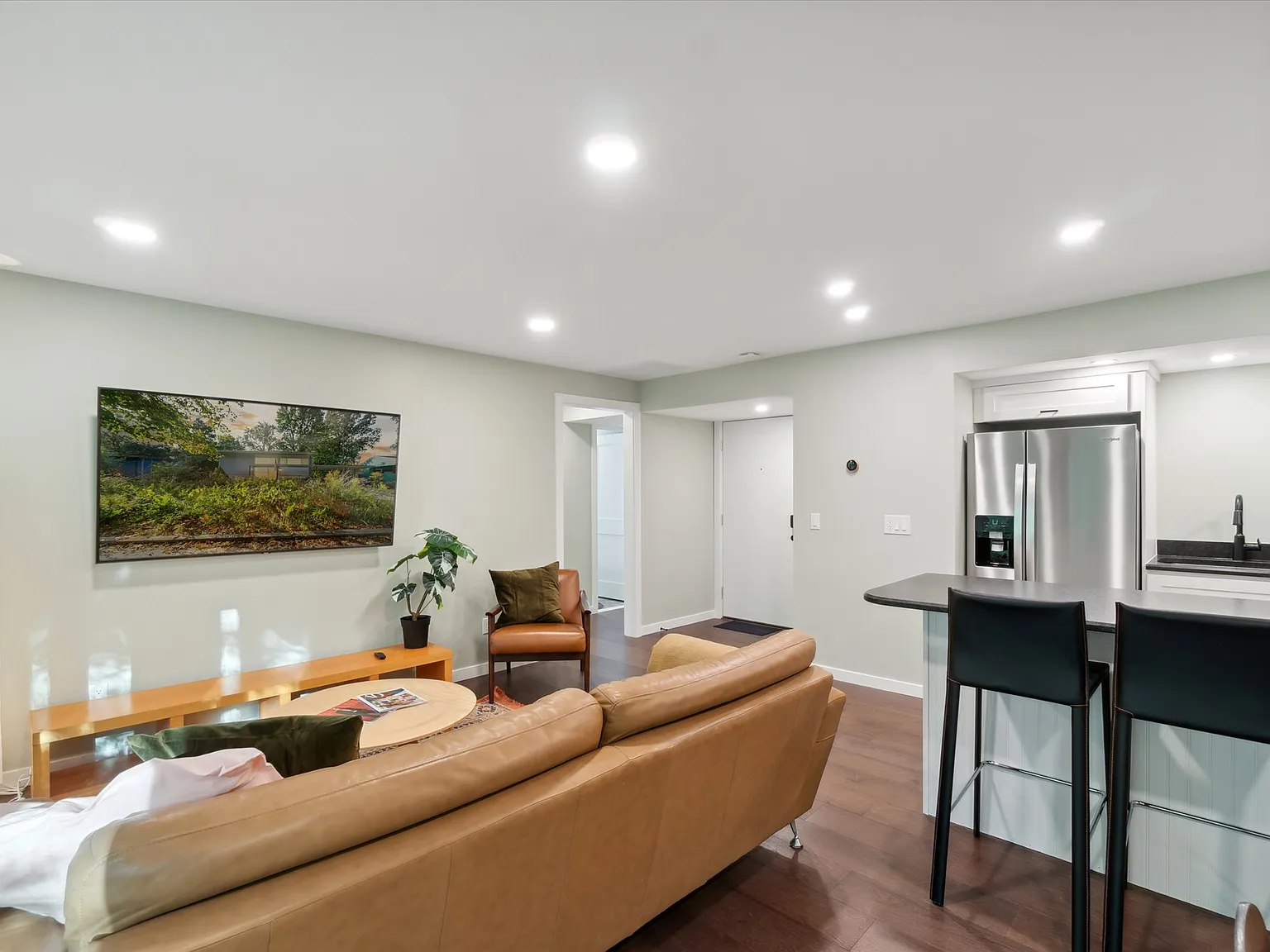 2 bed, 1000 sqft, $2,975 — Photo 4