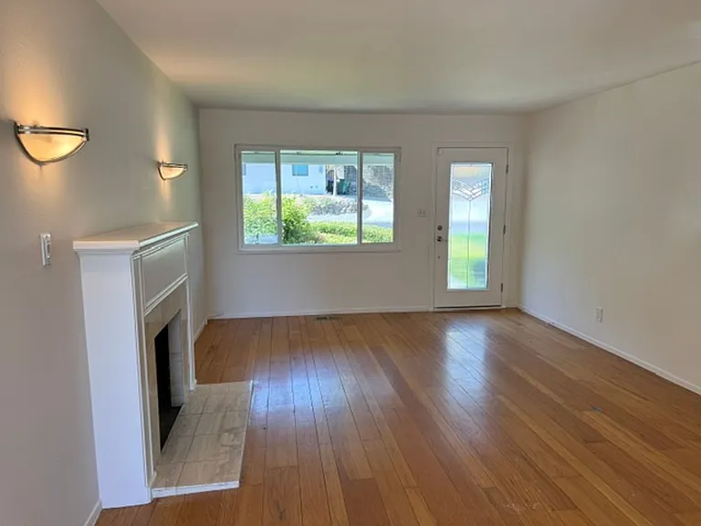 1608 Poplar Dr — Photo 4