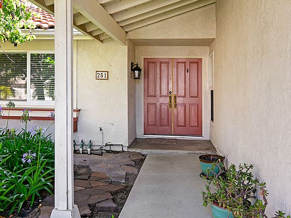 4th image of 251 Chapalita Dr