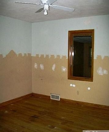 4th image of 2065 Arlington Ave E
