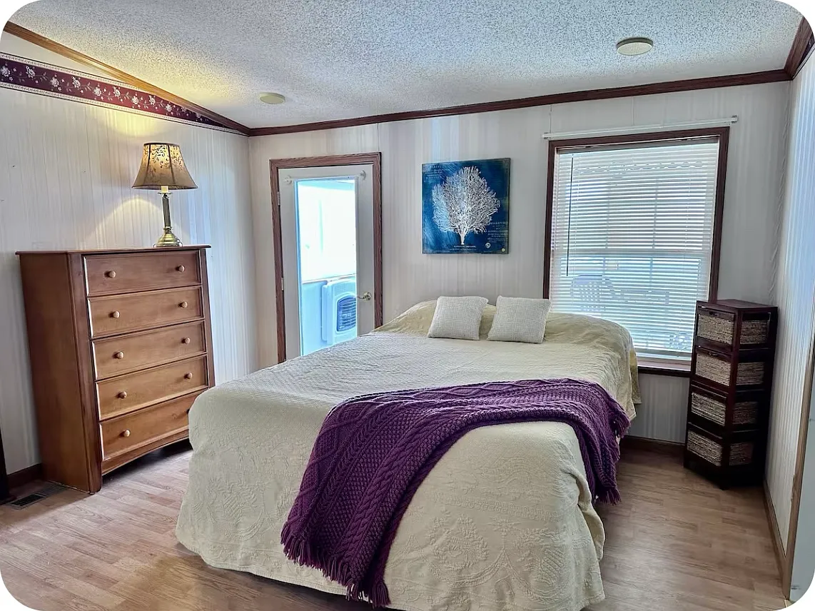 3 bed, 1296 sqft, $1,650 — Photo 2