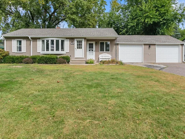 1509 Sandhurst Ave E, Maplewood, MN 55109