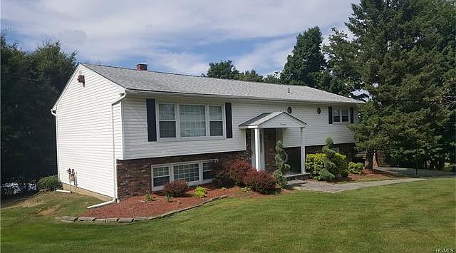 1st image of 17 Peter Bush Dr