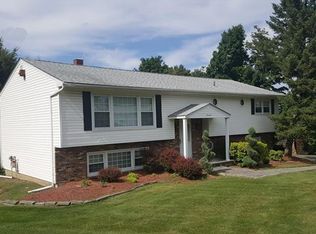 17 Peter Bush Dr, Monroe, NY 10950