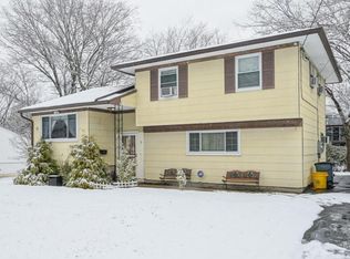 8 Bittersweet Rd, Ewing, NJ 08638