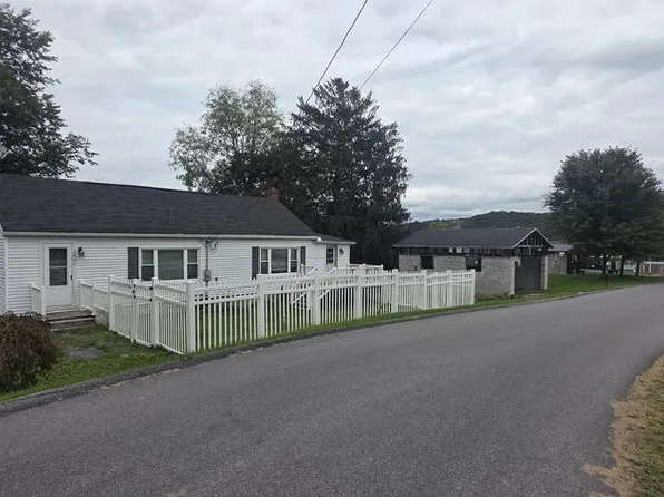 2801 Cold Springs Rd, Huntingdon, PA 16652