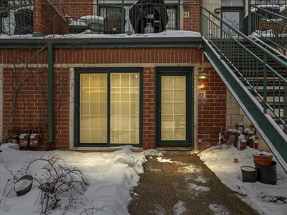 3rd image of 1812 S Dearborn St APT 43