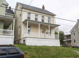 98 W Broad St, Yoe, PA 17313