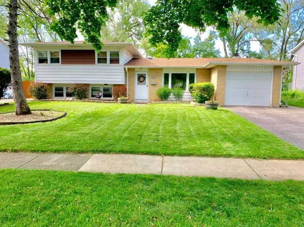 2552 Jonquil Ln, Woodridge, IL 60517