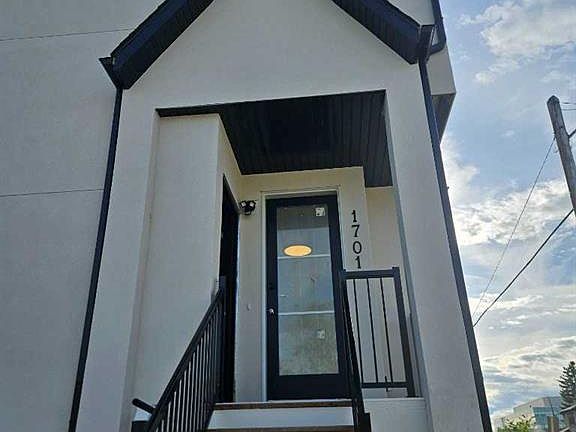 4th image of 3203 14th Ave SW