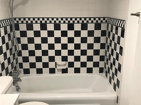5th image of 2627 Douglas Ave APT 221