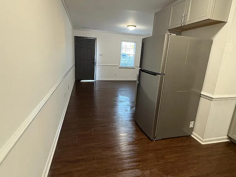 504 Hilltop Dr #504 — Photo 2
