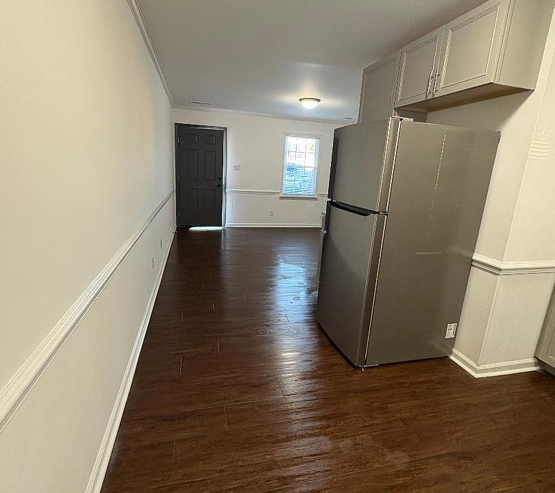 2nd image of 504 Hilltop Dr #504