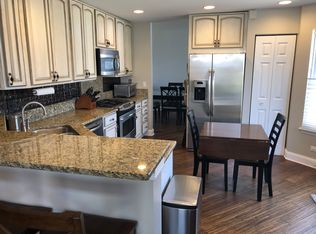 424 Sierra Pl, Gurnee, IL 60031
