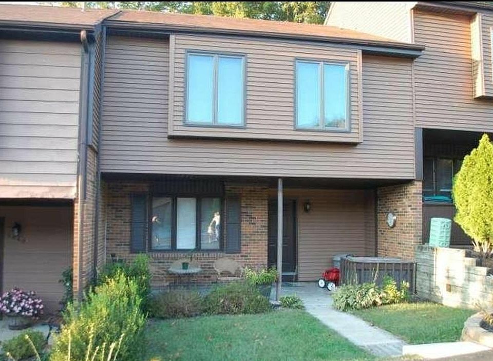 1st image of 5447 Doral Dr