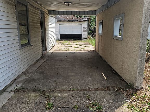 3rd image of 2711 Parkridge St