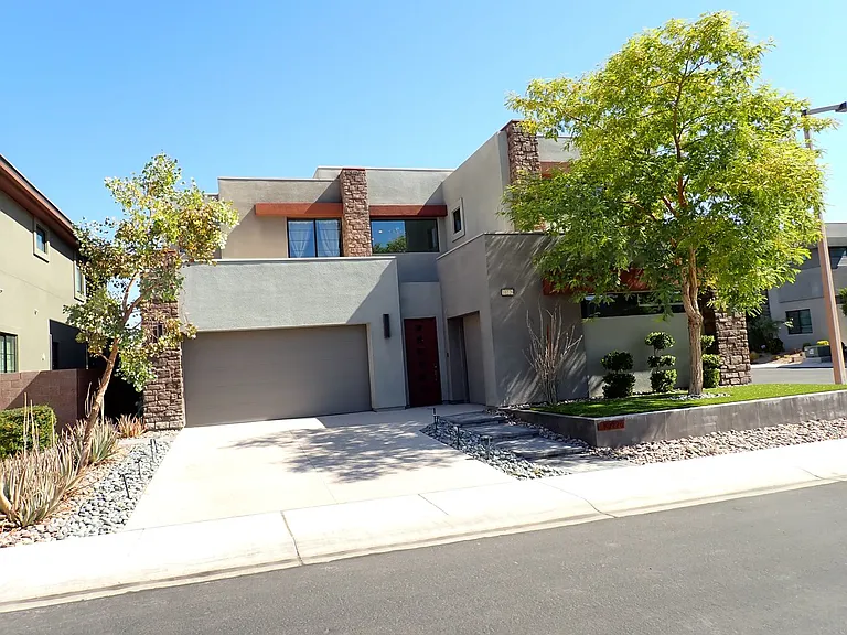 10226 Jade Gardens Dr — Photo 2