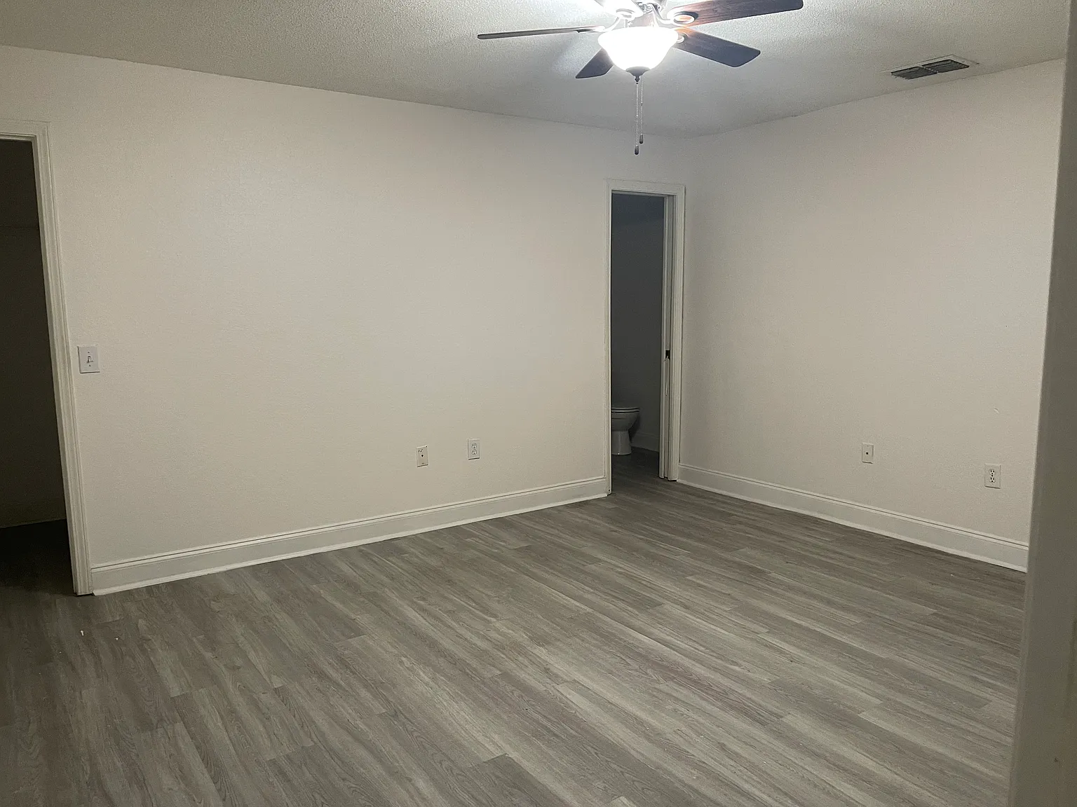 3 bed, 1452 sqft, $2,000 — Photo 4