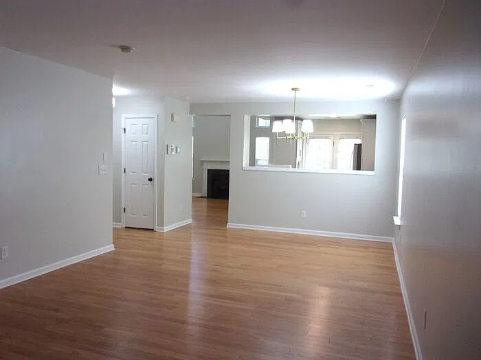 2 bed, 2.5 bath, 1513 sqft, $2,100 — Photo 4
