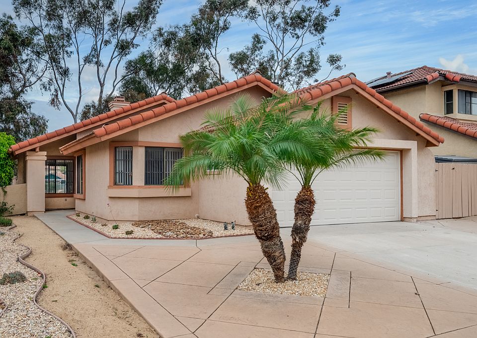 1st image of 1090 Winding Oak Dr