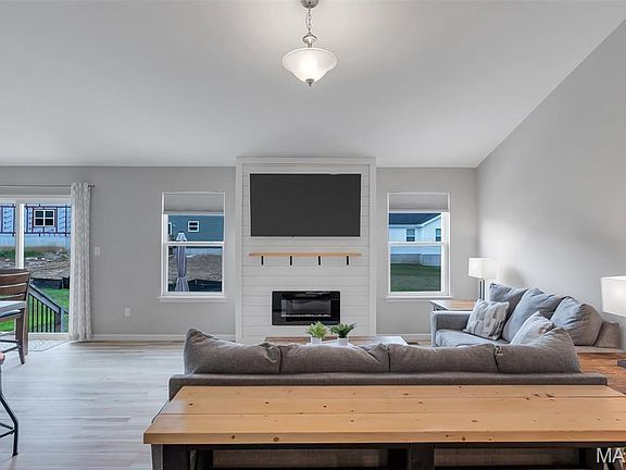 4th image of 223 Westhaven Circle Dr