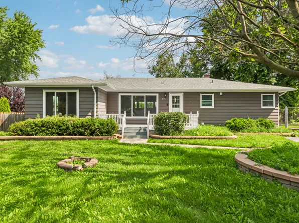 520 Woodlyn Dr, Aurora, IL 60505