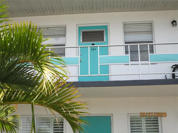 6055 21st St N APT 12, Saint Petersburg, FL 33714