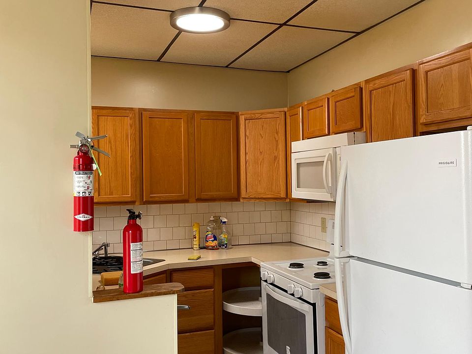 1st image of 1002 N Madison St APT 4