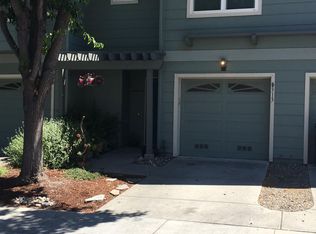 313 Oaktree Dr, Mountain View, CA 94040